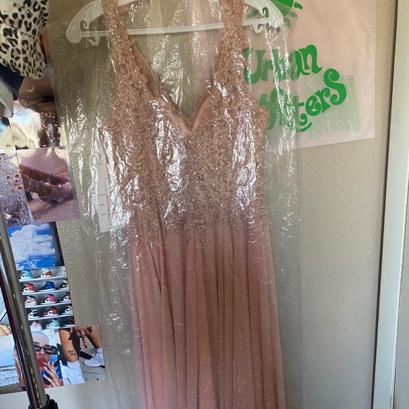 Prom dress - Picture 4 of 4